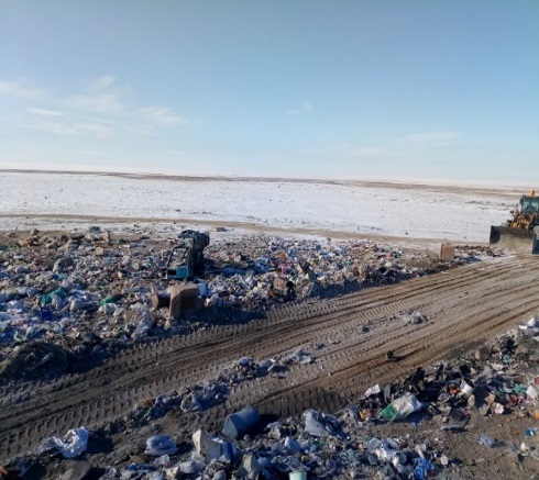 Сумын төв хогийн цэгийн орох, гарах гарцыг нээх, туурь хогийг цэвэрлэх ажлыг  зохион байгууллаа